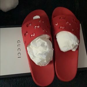 Gucci flip flops